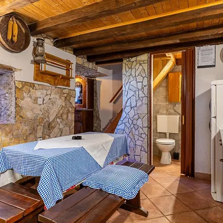 Antique House * Orlec