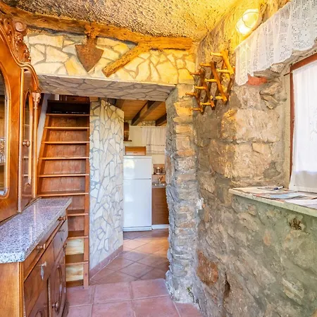 Vakantiehuis Antique House Orlec