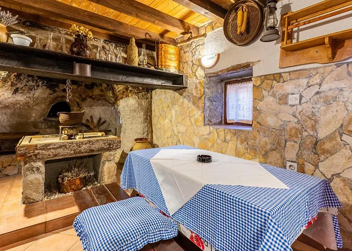 Antique House Vakantiehuis Orlec