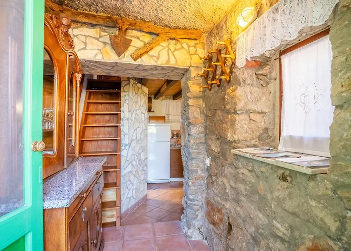 Vakantiehuis Antique House Orlec