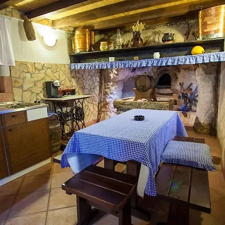 Vakantiehuis Antique House *