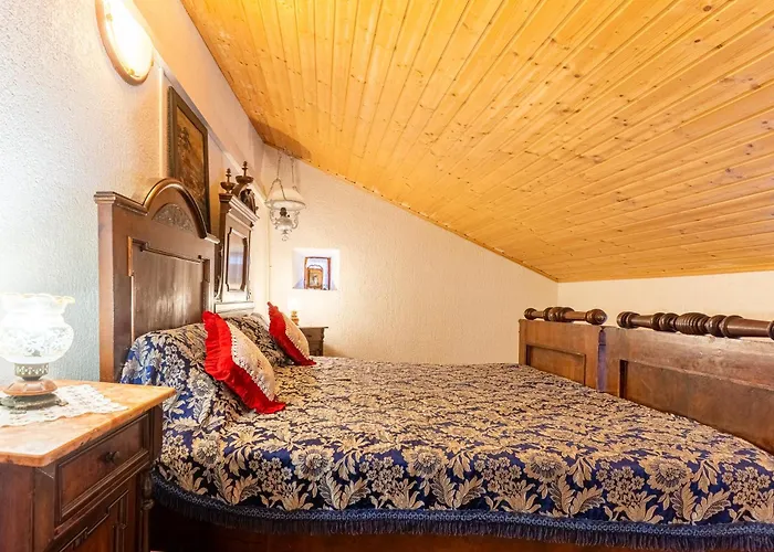 Antique House Holiday home Orlec